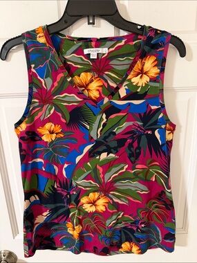 Chico's Tropical Floral Hibiscus Tank Top
Sleeveless V-Neck Magenta Size Medium